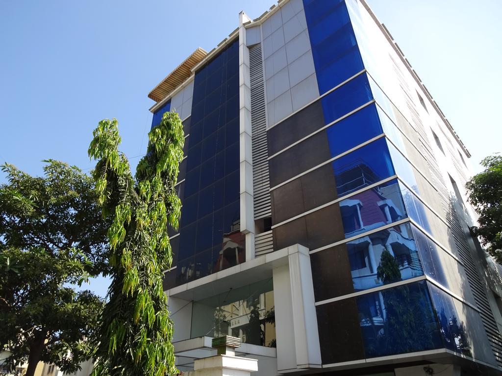 New Leaf Hotel Pune Exterior photo